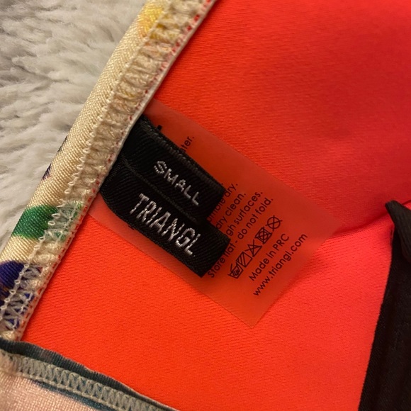 TRIANGL SWIMSUIT SET - Picture 2 of 3